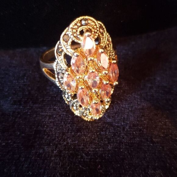 Vintage Gold and Orange Gemstone Ring - Picture 4 of 11